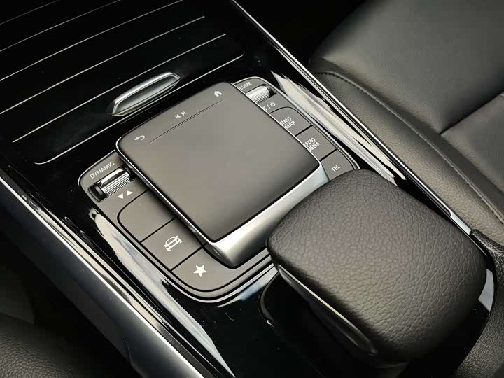 Фото 18 - Mercedes-Benz GLB-Class