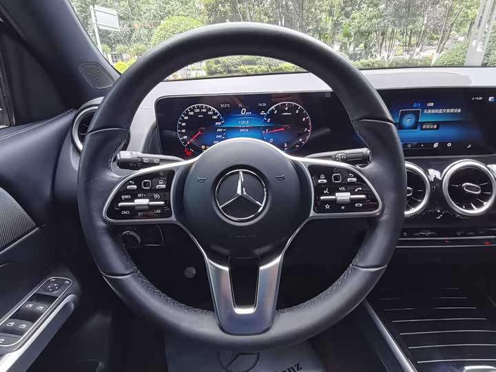 Фото 23 - Mercedes-Benz GLB-Class