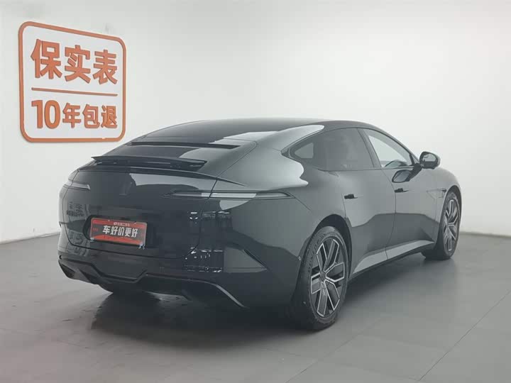 Фото 2 - Avatr 12