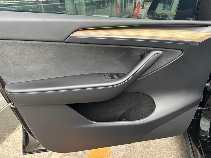 Фото 11 - Tesla Model Y