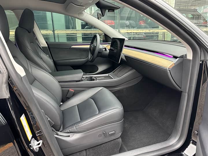 Фото 4 - Tesla Model Y