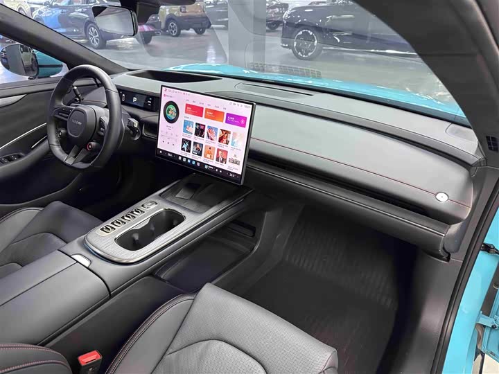 Фото 11 - Xiaomi SU7