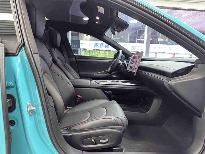 Фото 12 - Xiaomi SU7