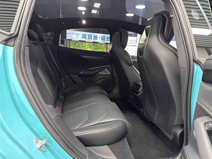 Фото 13 - Xiaomi SU7