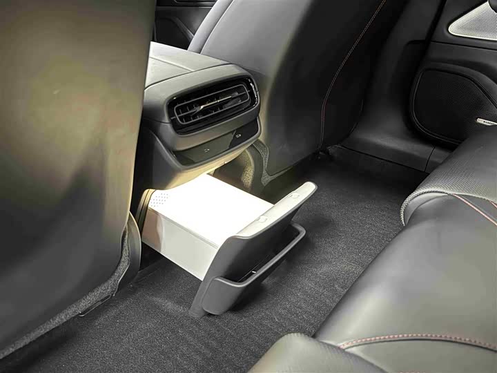 Фото 17 - Xiaomi SU7