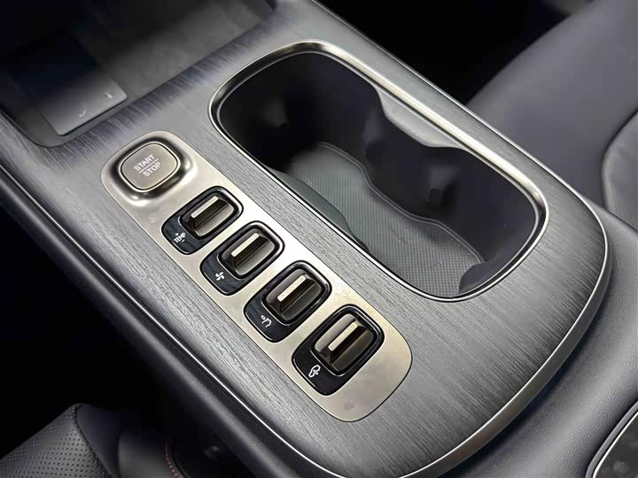 Фото 18 - Xiaomi SU7