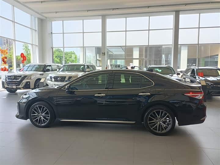 Фото 7 - Toyota Camry