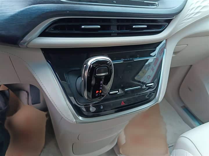 Фото 14 - Buick GL8 ES