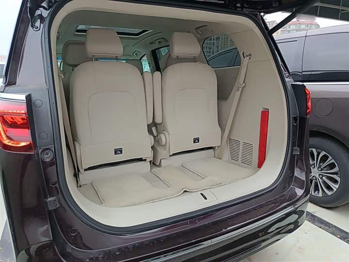 Фото 19 - Buick GL8 ES