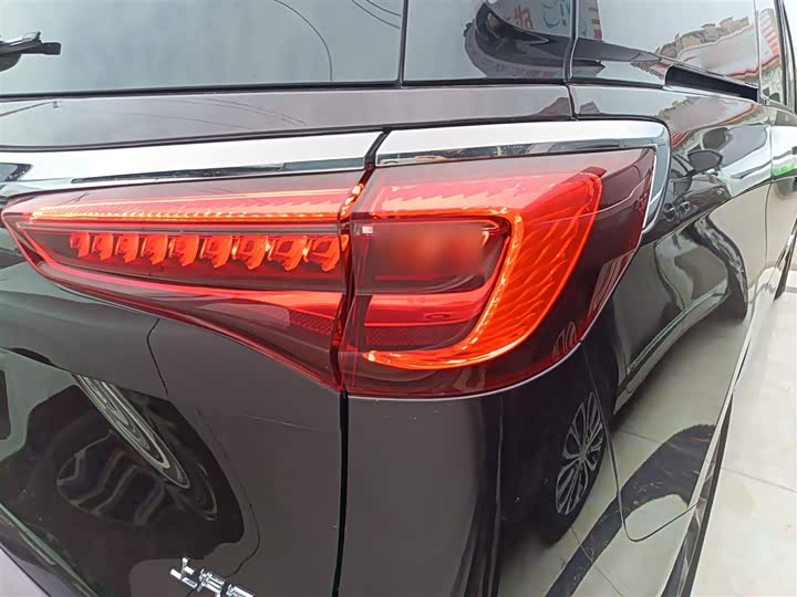 Фото 8 - Buick GL8 ES