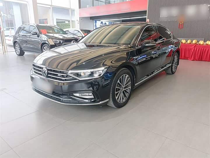 Фото 1 - Volkswagen Magotan