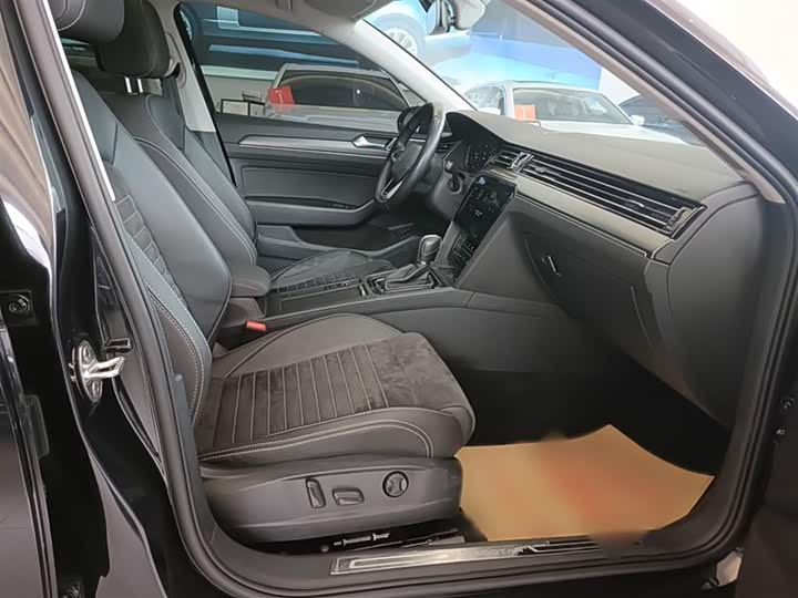 Фото 15 - Volkswagen Magotan