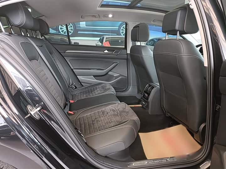 Фото 16 - Volkswagen Magotan