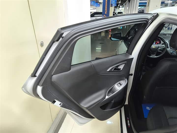 Фото 29 - Chevrolet Malibu XL