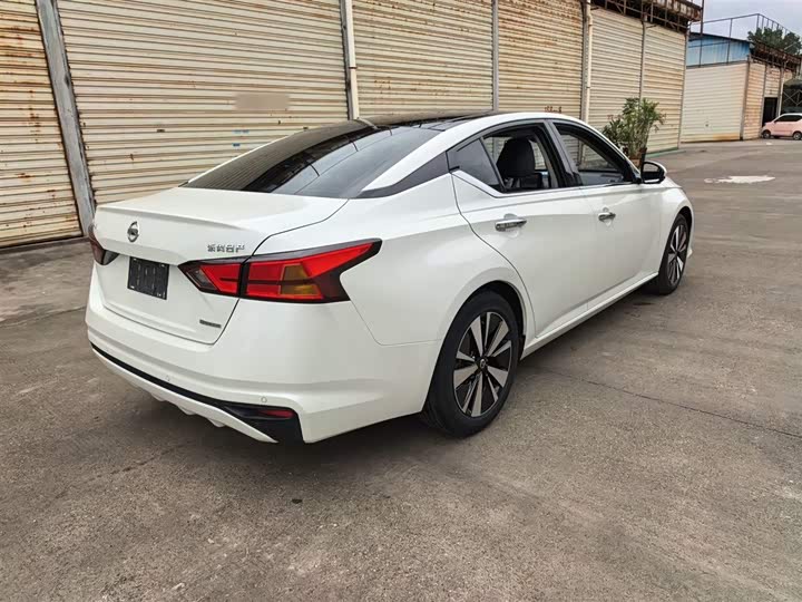 Фото 11 - Nissan Teana