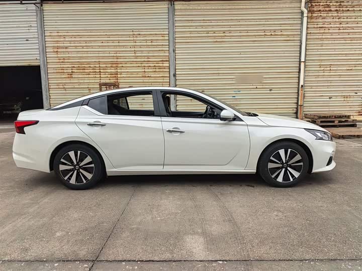 Фото 9 - Nissan Teana