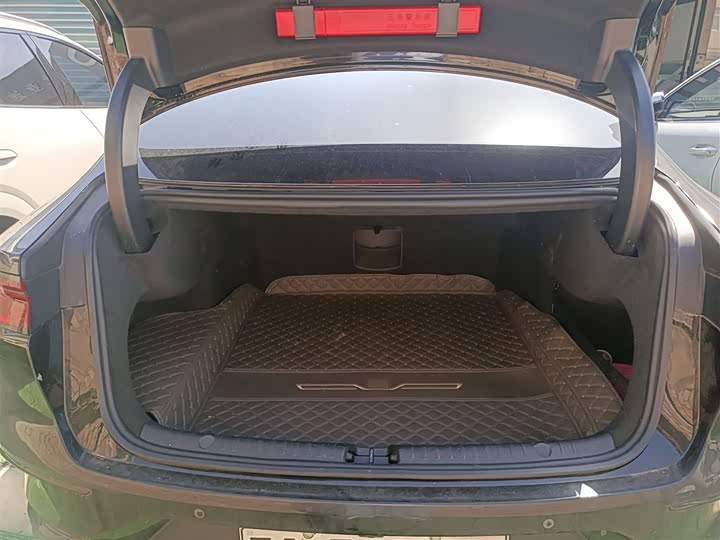 Фото 19 - BYD Han