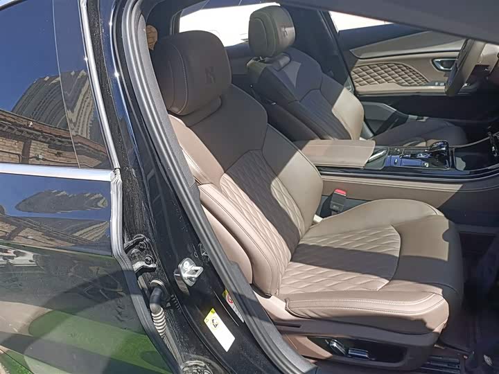 Фото 25 - BYD Han