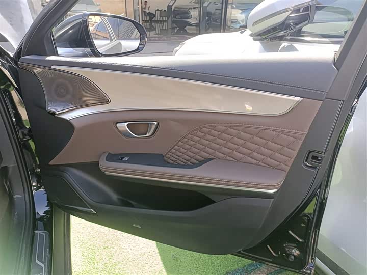 Фото 26 - BYD Han