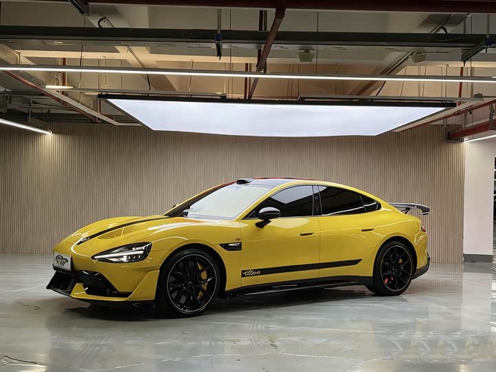 Фото 1 - Xiaomi SU7 Ultra