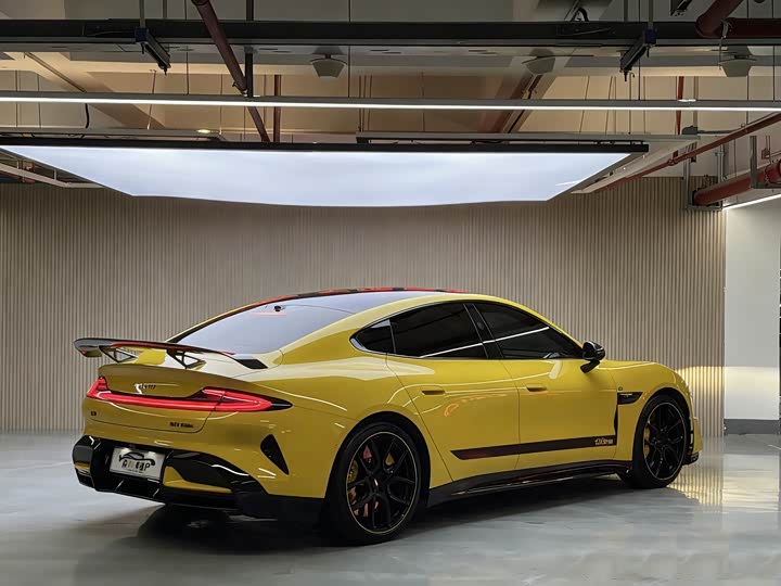 Фото 22 - Xiaomi SU7 Ultra