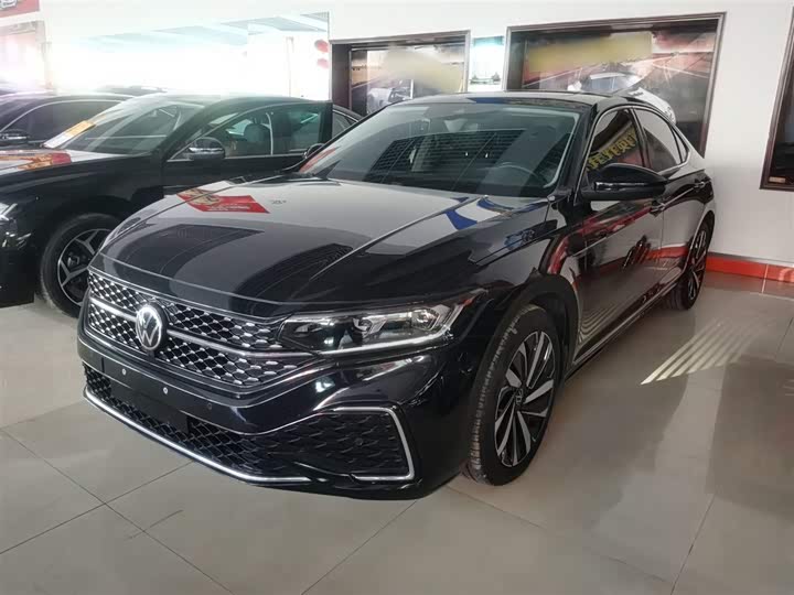 Фото 2 - Volkswagen Passat