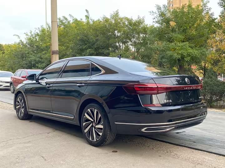 Фото 7 - Volkswagen Passat