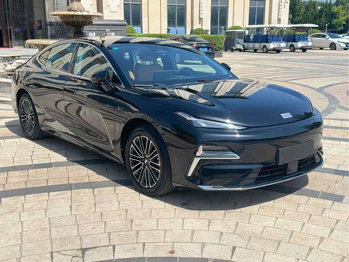 Фото 2 - Geely Galaxy Starshine 8 EM-i