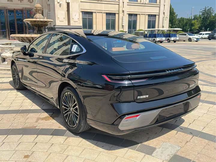 Фото 6 - Geely Galaxy Starshine 8 EM-i