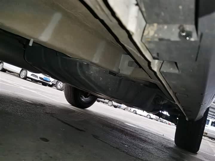 Фото 22 - Geely Atlas