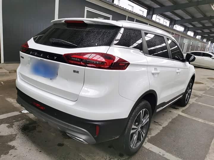 Фото 7 - Geely Atlas