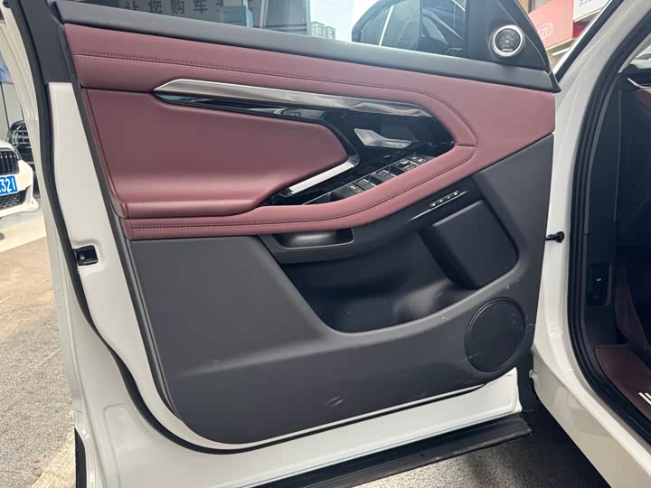 Фото 7 - Land Rover Range Rover Evoque L