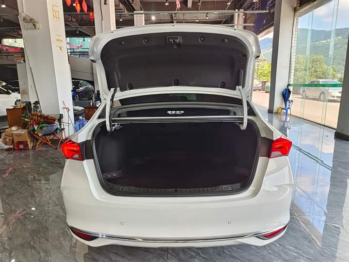 Фото 16 - Buick Verano