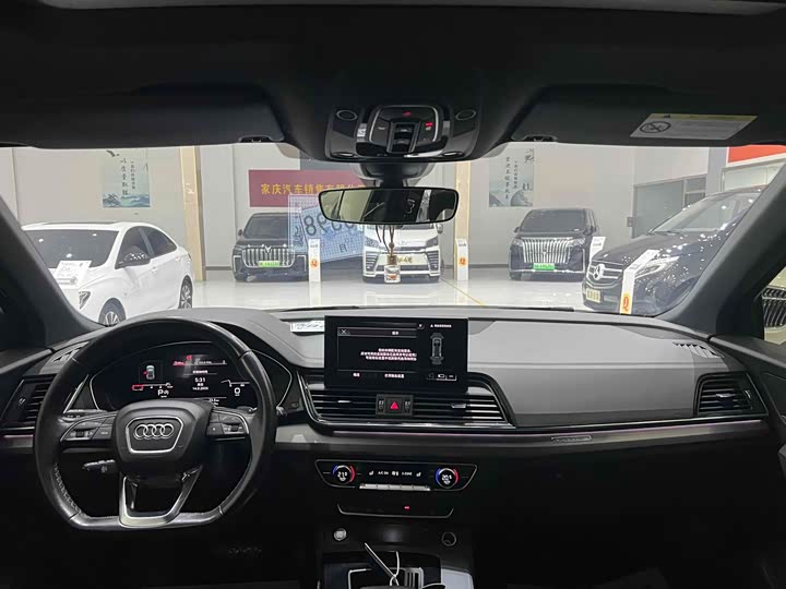 Фото 9 - Audi Q5L