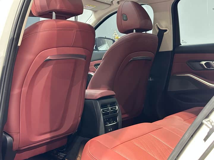 Фото 17 - BMW 3 Series