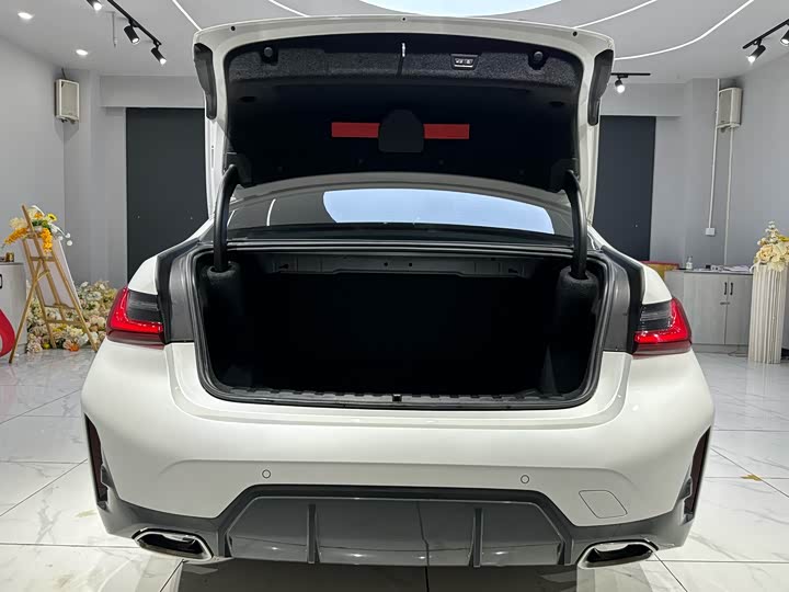 Фото 21 - BMW 3 Series