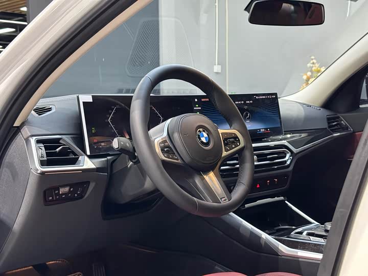 Фото 9 - BMW 3 Series