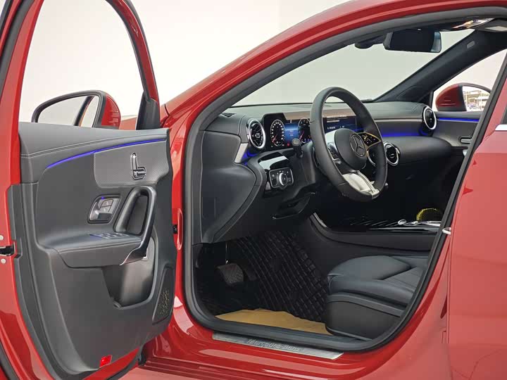 Фото 13 - Mercedes-Benz A-Class