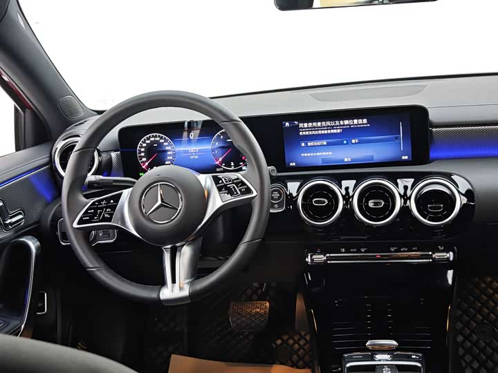 Фото 16 - Mercedes-Benz A-Class