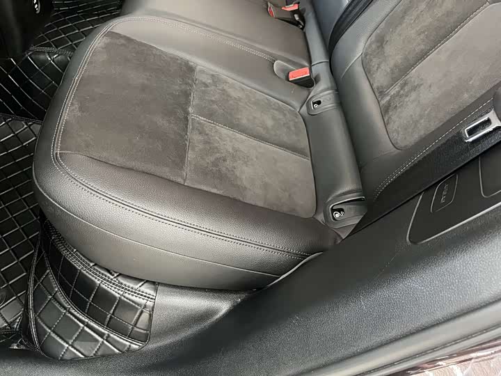 Фото 14 - Porsche Macan