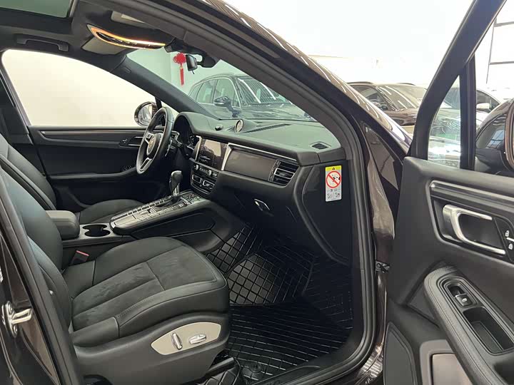 Фото 18 - Porsche Macan