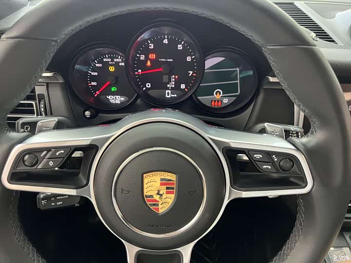 Фото 22 - Porsche Macan