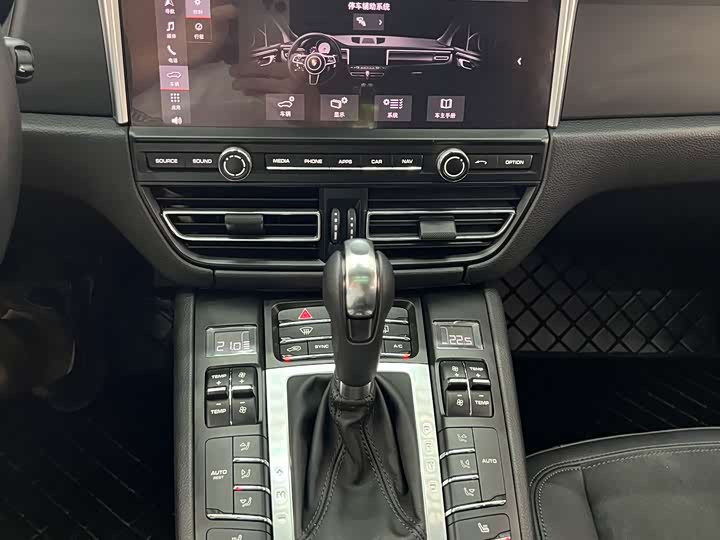 Фото 23 - Porsche Macan