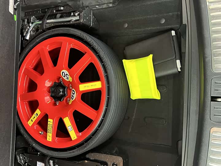 Фото 32 - Porsche Macan