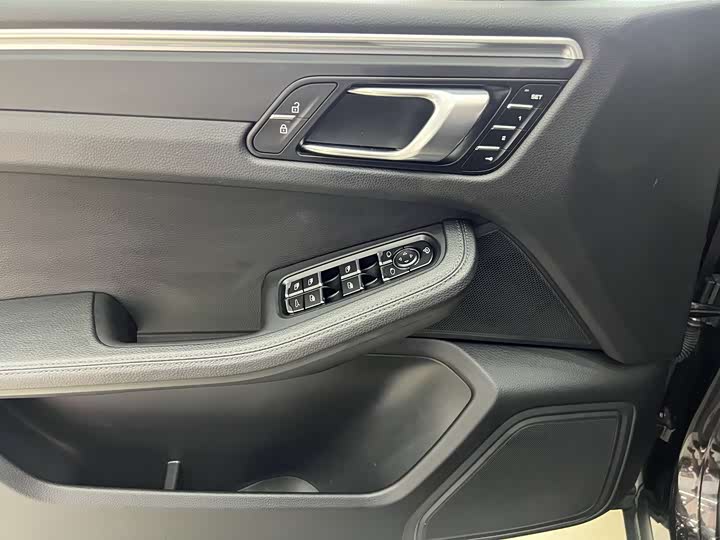 Фото 8 - Porsche Macan