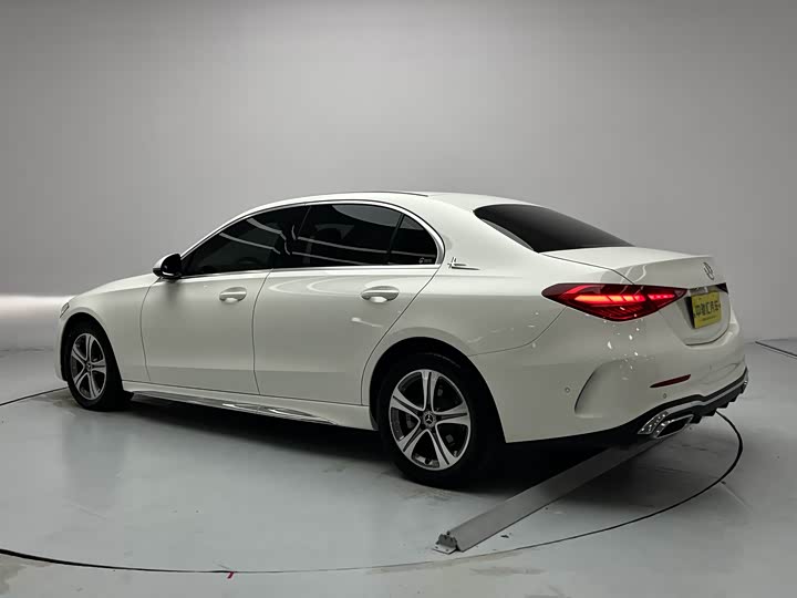 Фото 22 - Mercedes-Benz C-Class