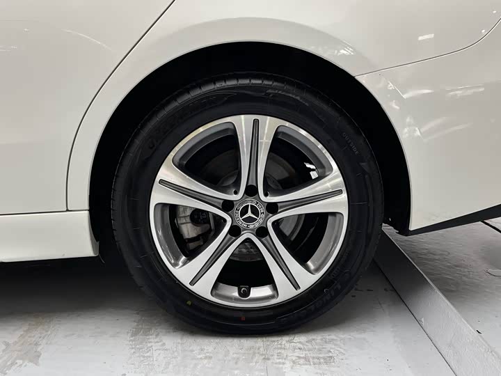 Фото 6 - Mercedes-Benz C-Class