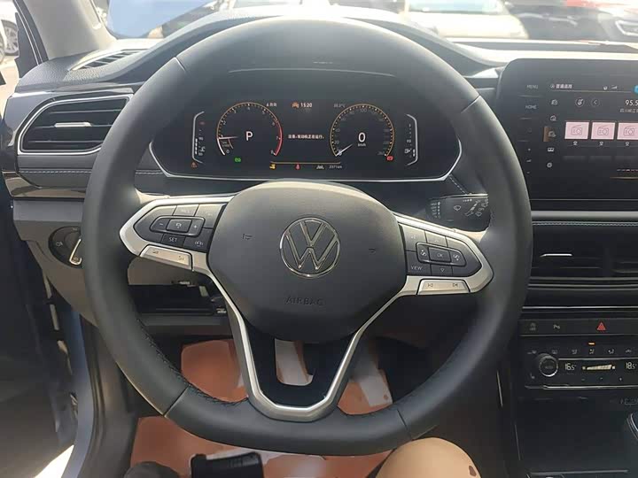 Фото 11 - Volkswagen Tharu