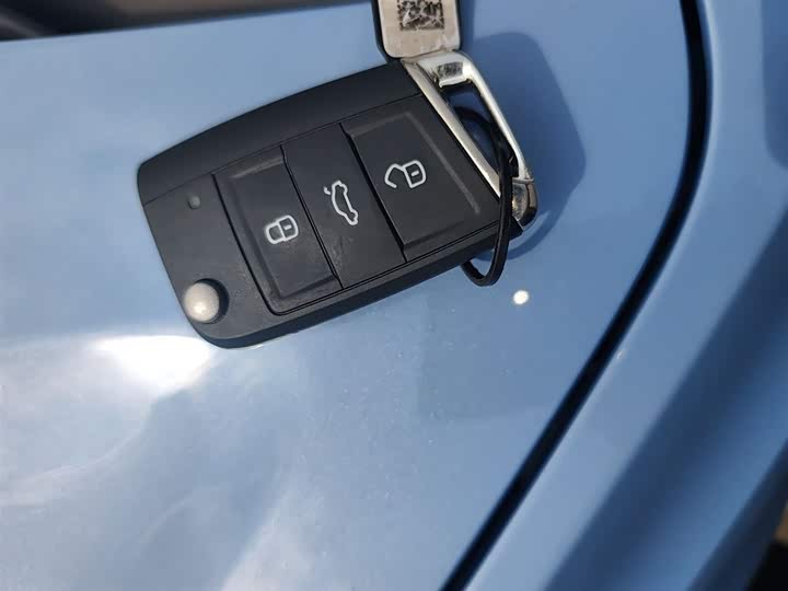 Фото 9 - Volkswagen Tharu