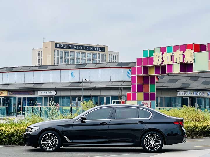 Фото 3 - BMW 5 Series Hybrid